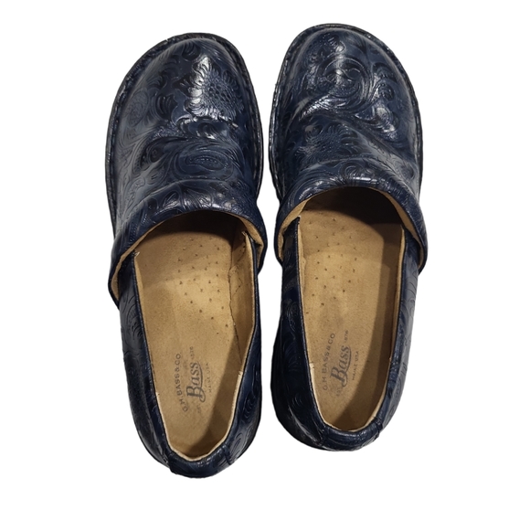 EUC Bass Women's Navy Floral Embossed Slip On low heeled Clogs comfy shoes, 6.5 - Picture 3 of 8